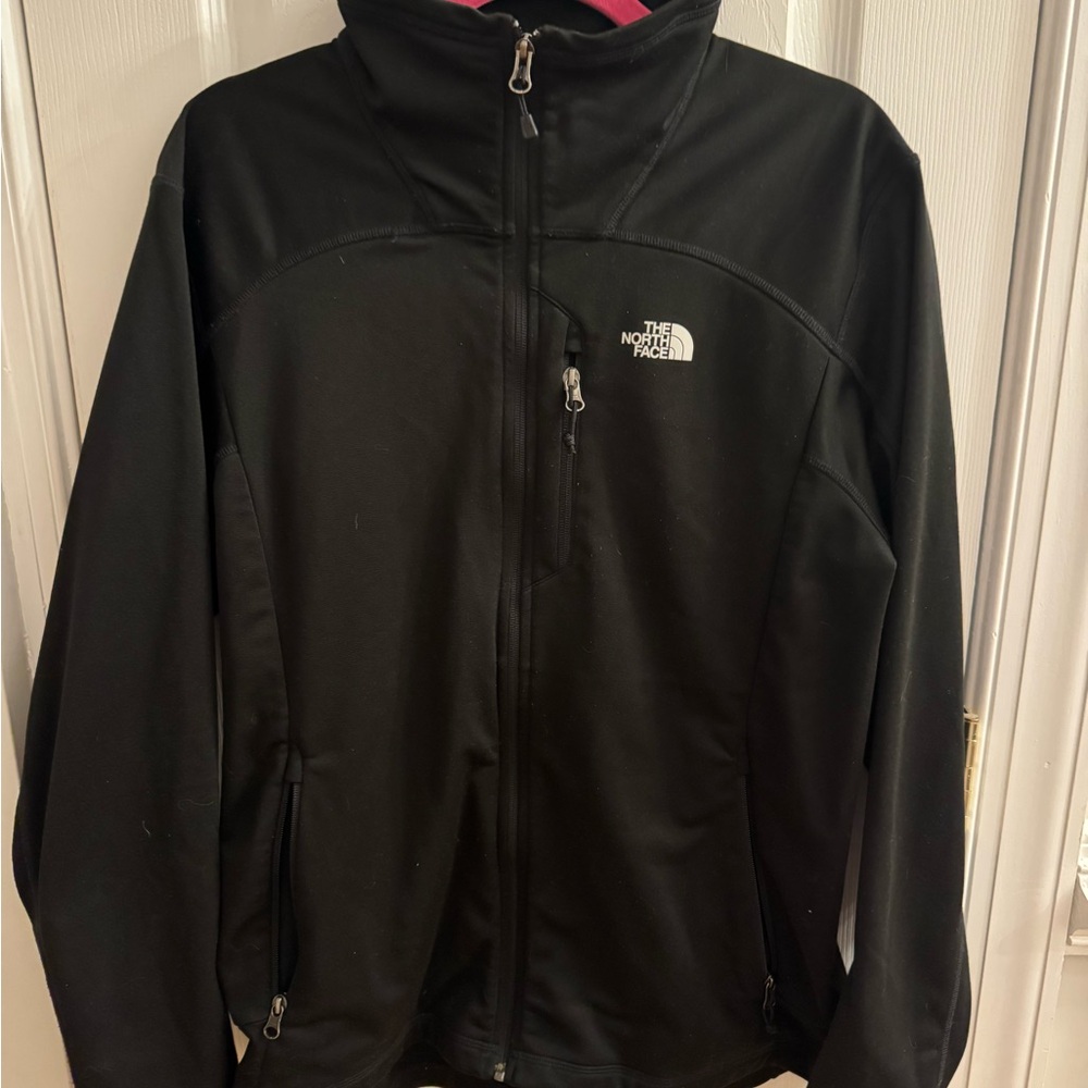 The North Face lightweight men’s black jacket